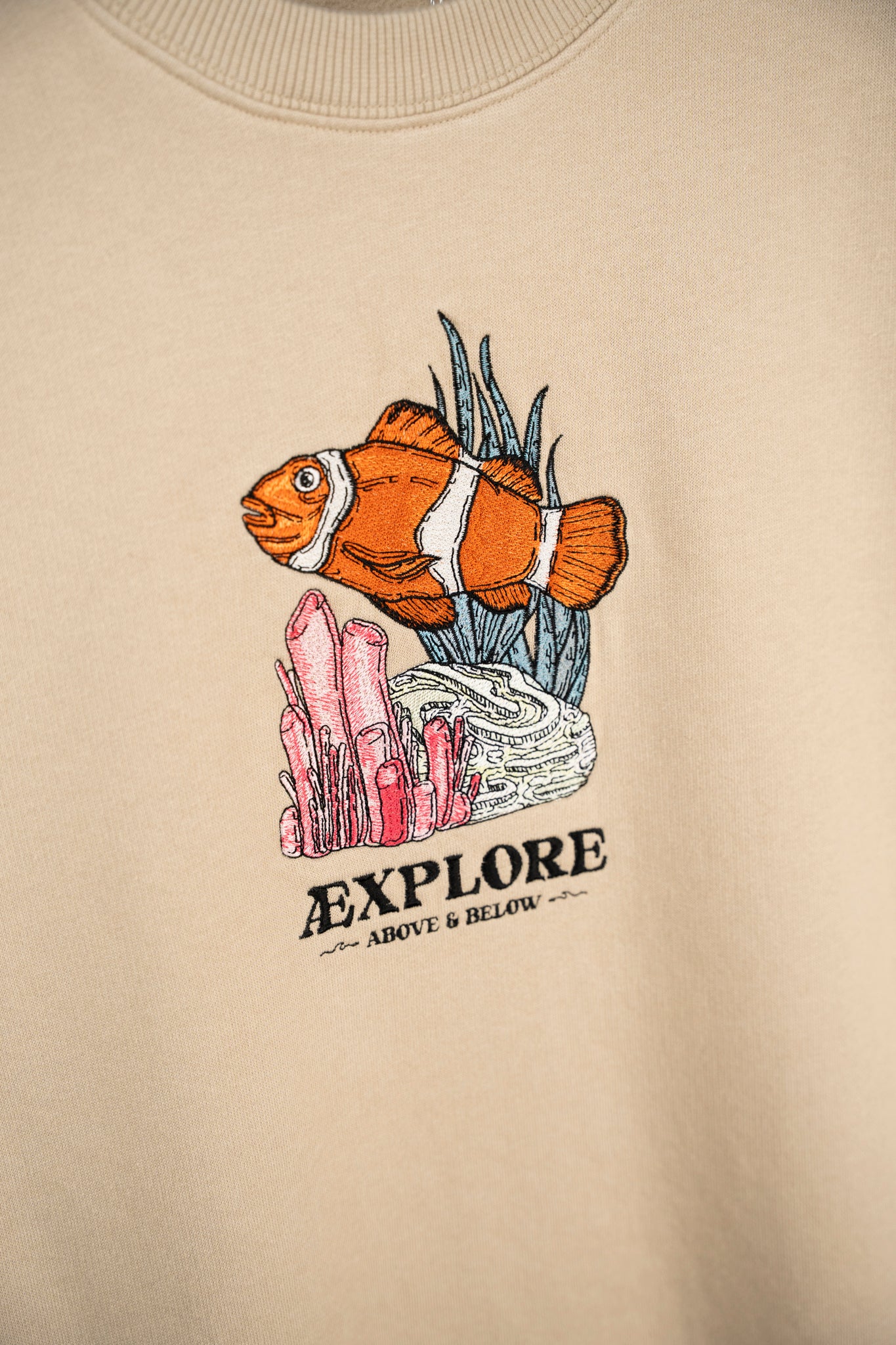 Clownfish Garden Crewneck - White Pepper