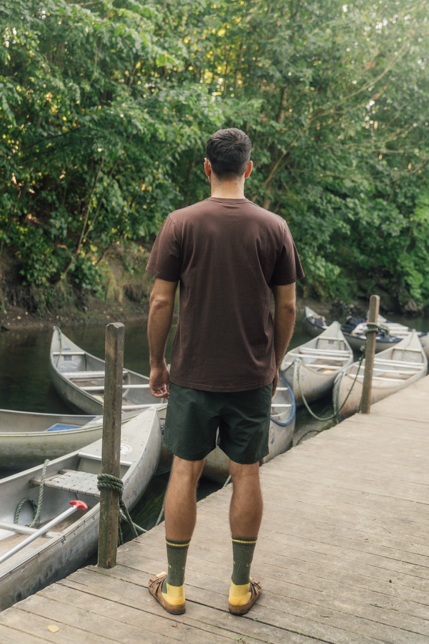 LAKOR An Otter Vacation T-shirt T-Shirt Chicory Coffee