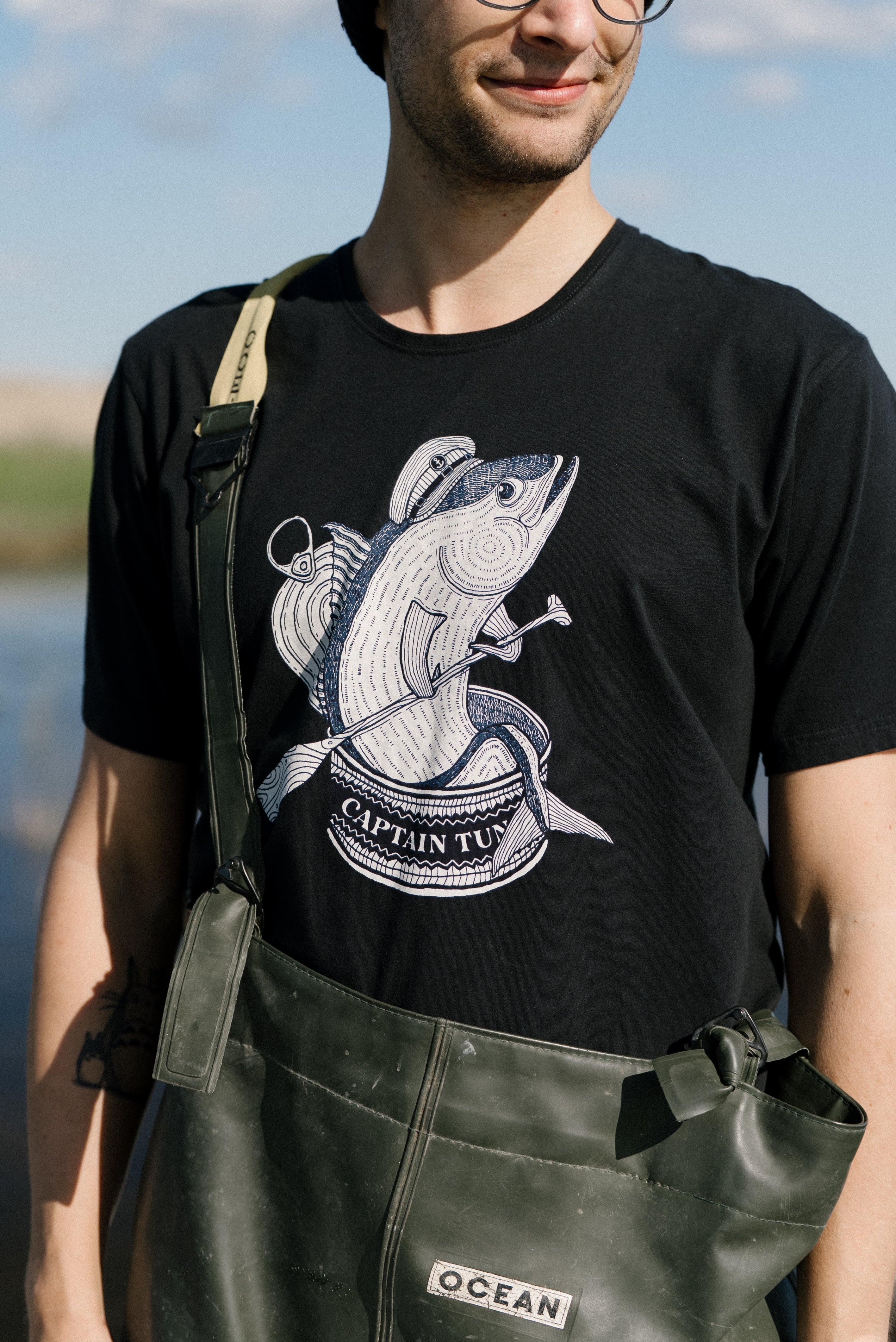 LAKOR Captain Tuna T-shirt T-Shirt Moonless Night