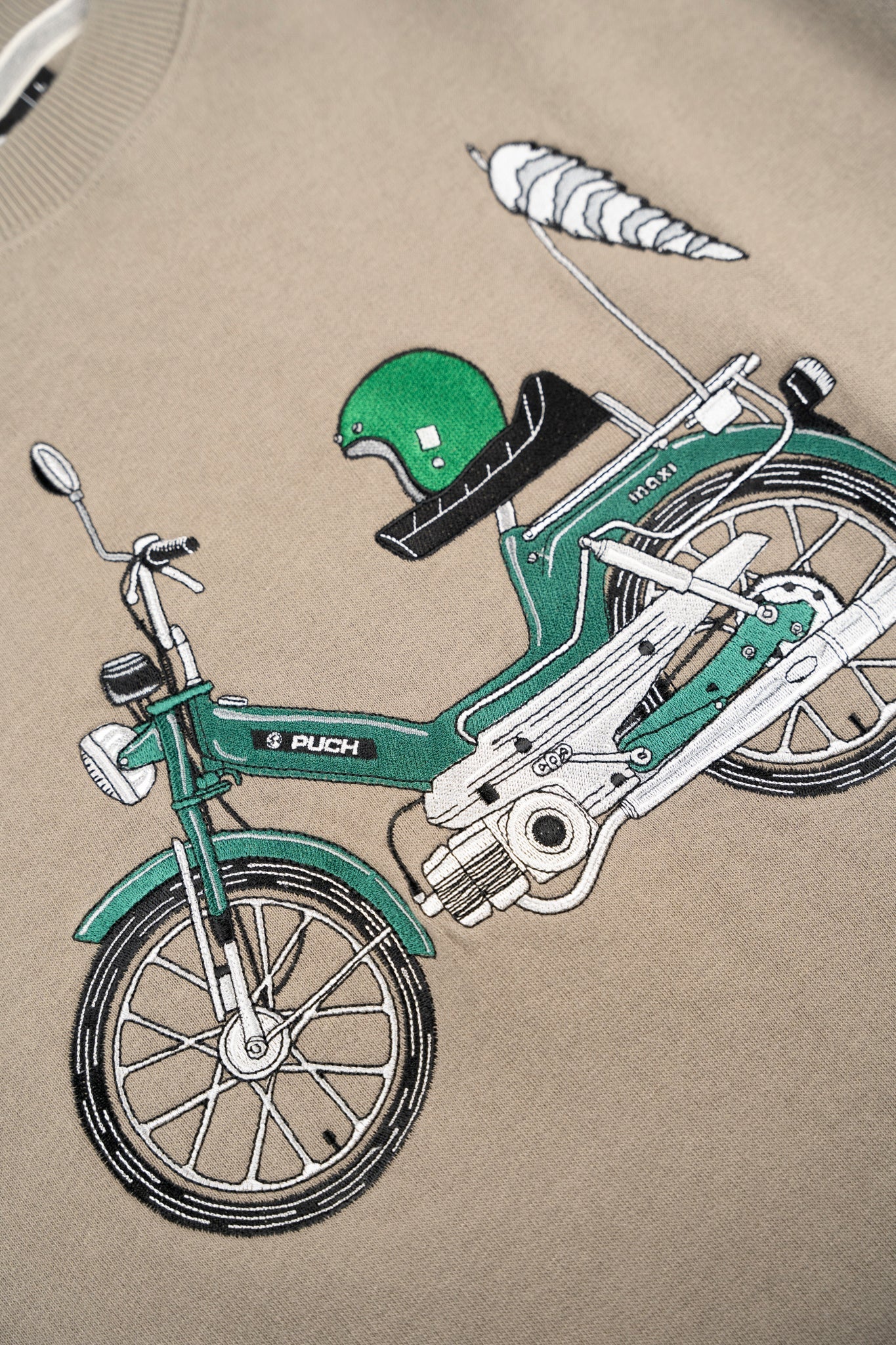 LAKOR Forest Maxi Crewneck Sweatshirt Fallen Rock