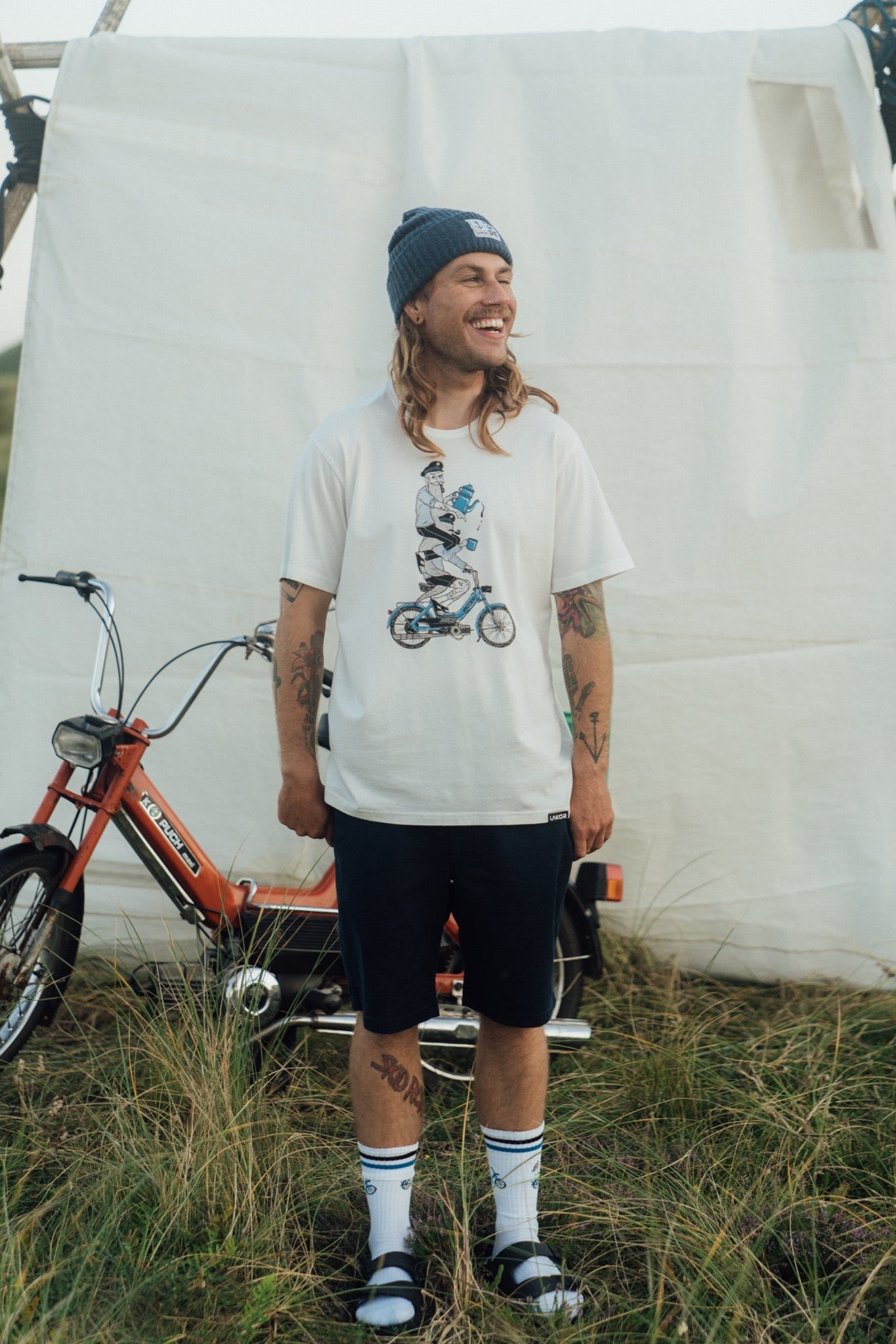 Hitching A Ride T-shirt - Star White