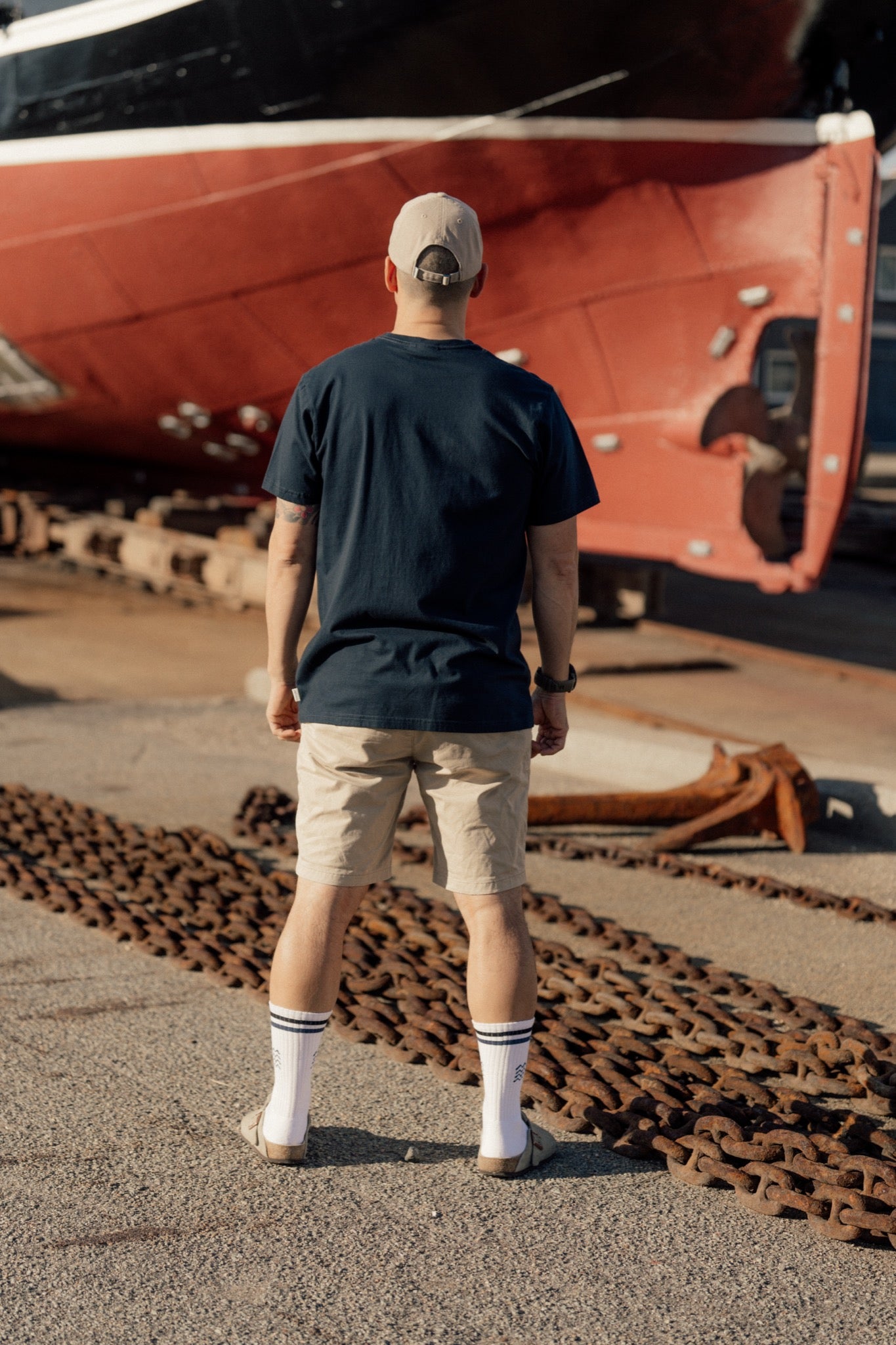 LAKOR Hitching a Ride T-shirt T-Shirt Blueberry