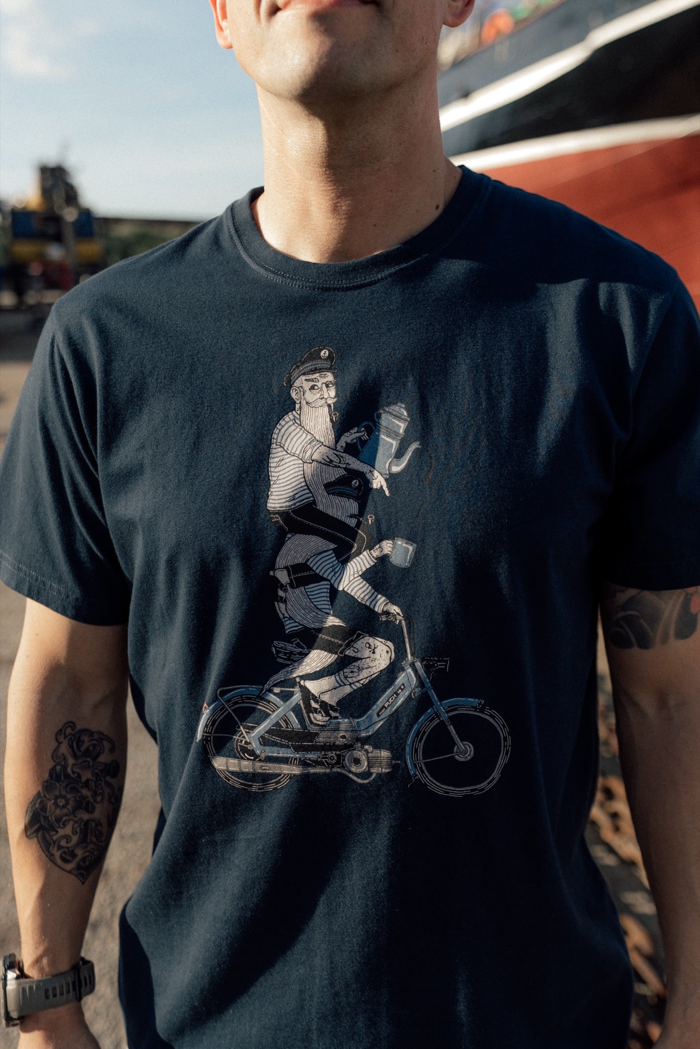 LAKOR Hitching a Ride T-shirt T-Shirt Blueberry