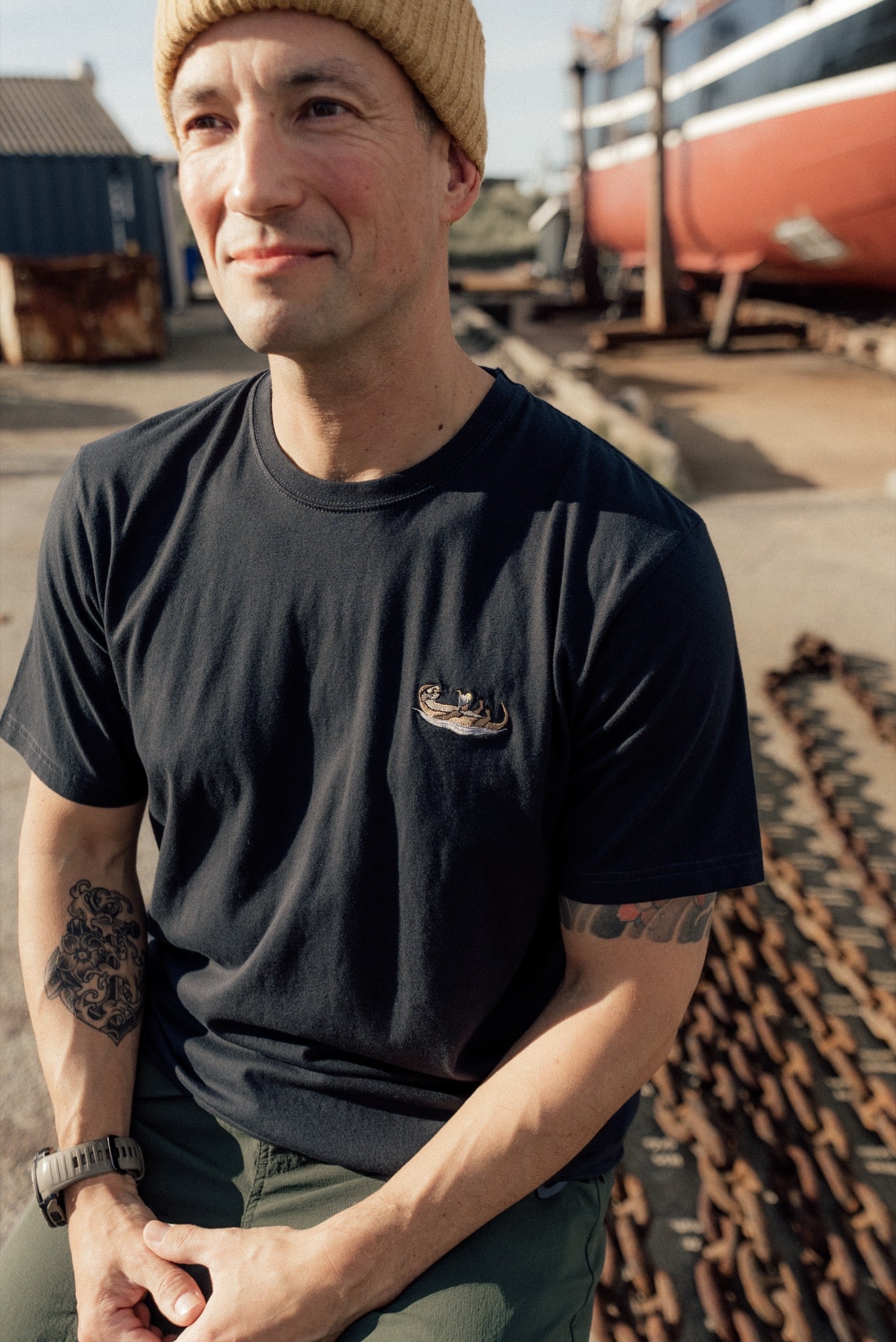 LAKOR Mini An Otter Vacation T-shirt T-Shirt Moonless Night