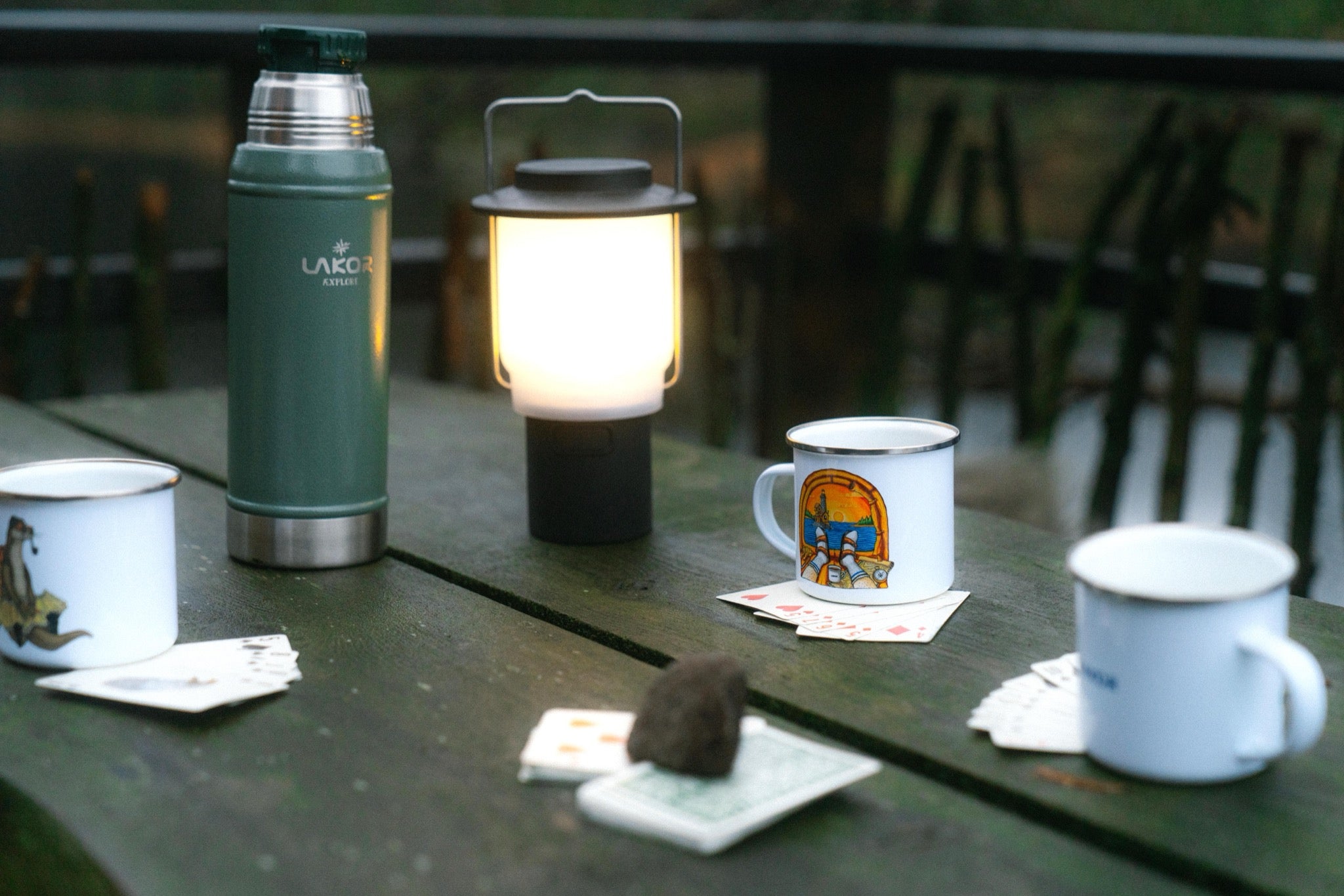 LAKOR Room with a View Emaljekrus Mug White