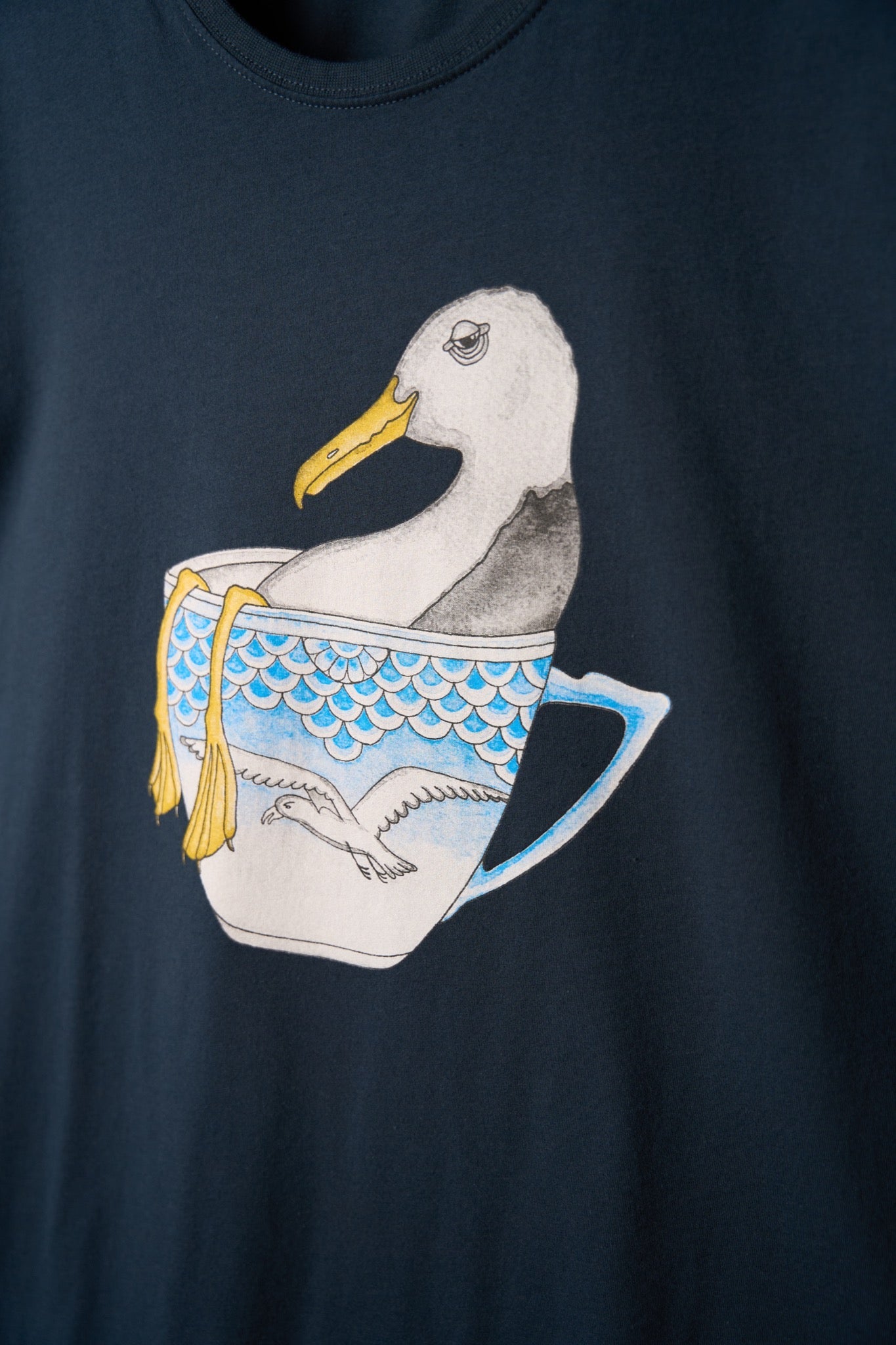 LAKOR Seagull in a Cup T-shirt T-Shirt Blueberry
