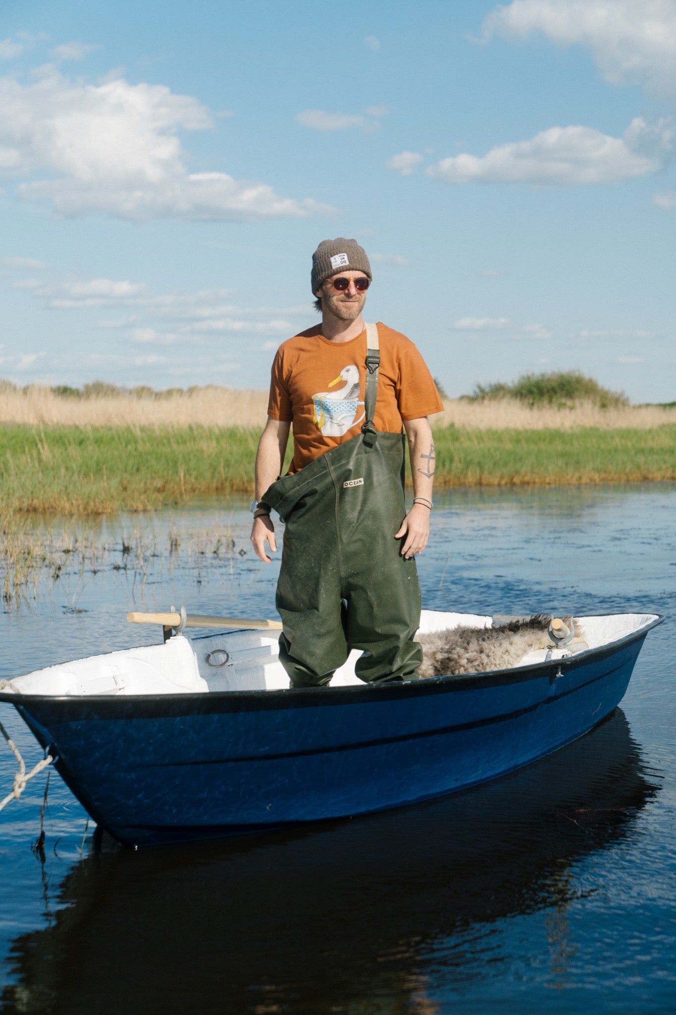 LAKOR Seagull in a Cup T-shirt T-Shirt Mocha Bisque