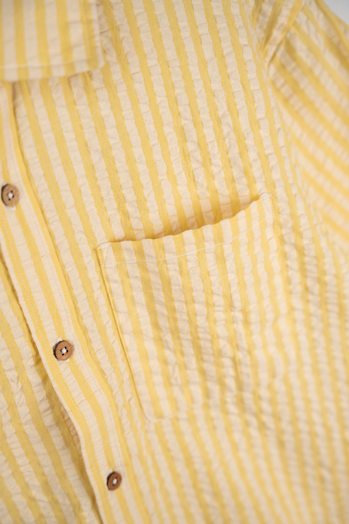 LAKOR Seer Sucker Short Sleeve Shirt Short Sleeve Shirt Cream Gold